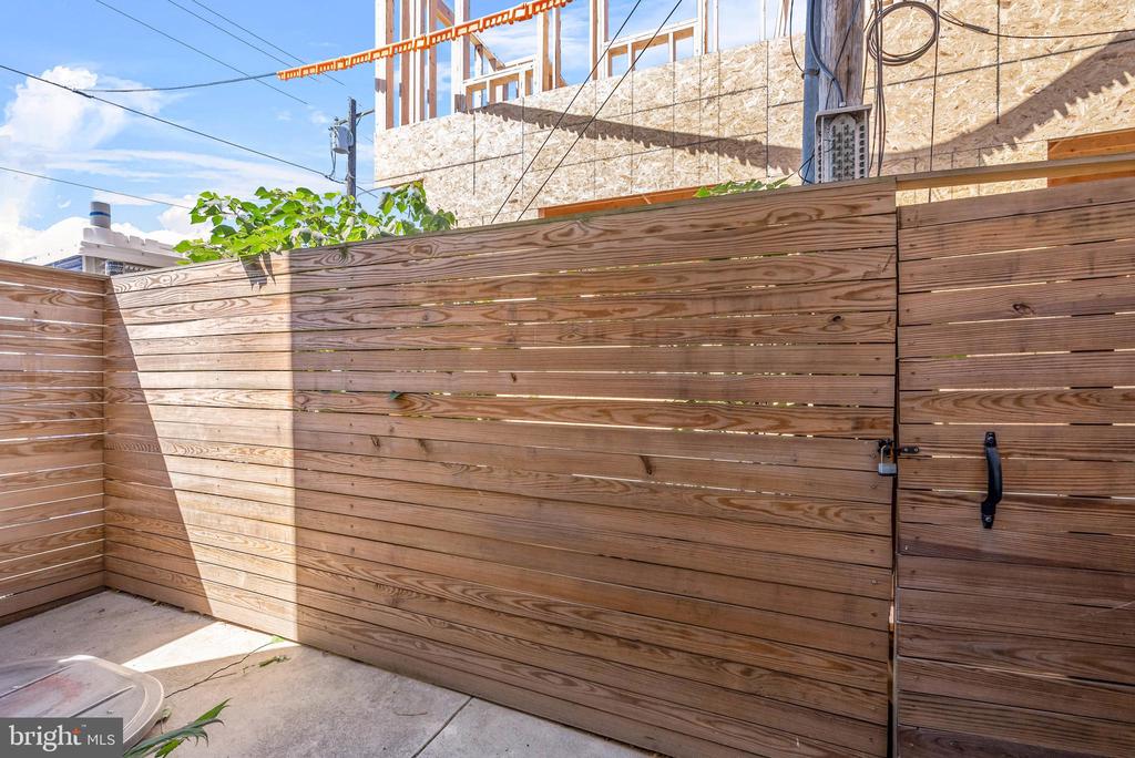 1548 S 25TH STREET