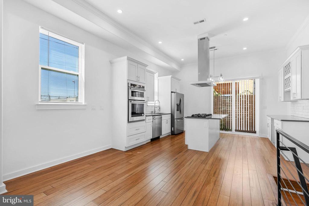 1548 S 25TH STREET