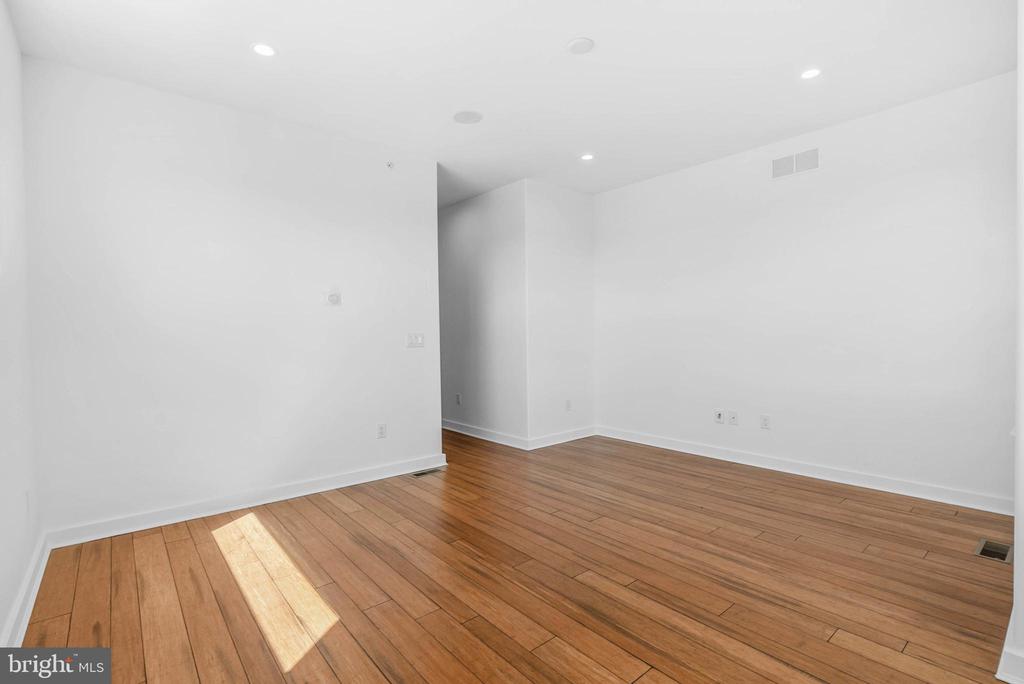 1548 S 25TH STREET
