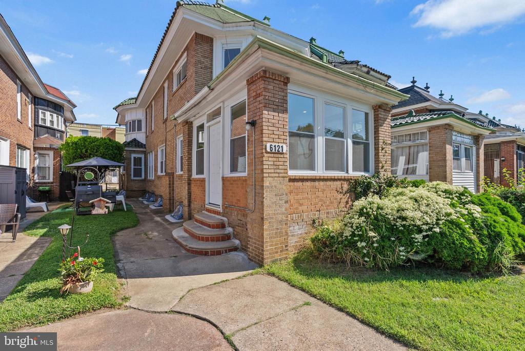 6121 COBBS CREEK PARKWAY