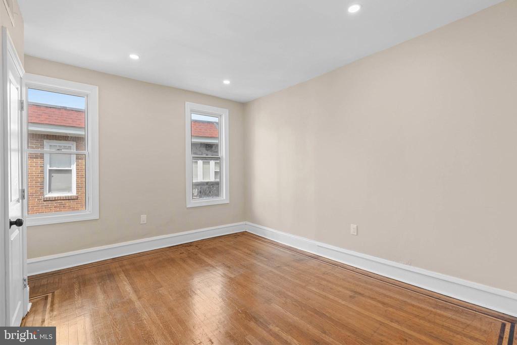 6121 COBBS CREEK PARKWAY
