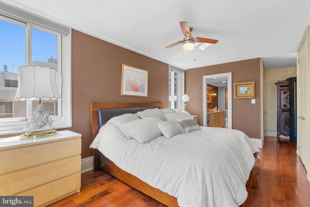 1901 JOHN F KENNEDY BOULEVARD 45 2806