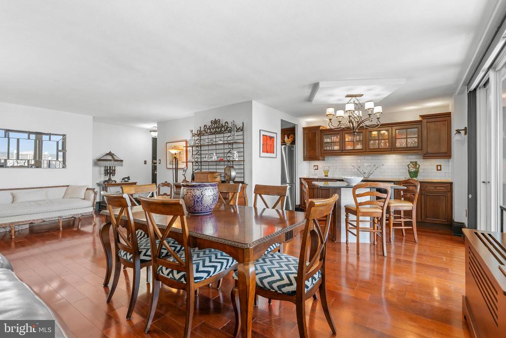 1901 JOHN F KENNEDY BOULEVARD 45 2806