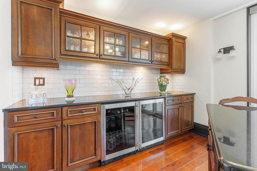 1901 JOHN F KENNEDY BOULEVARD 45 2806