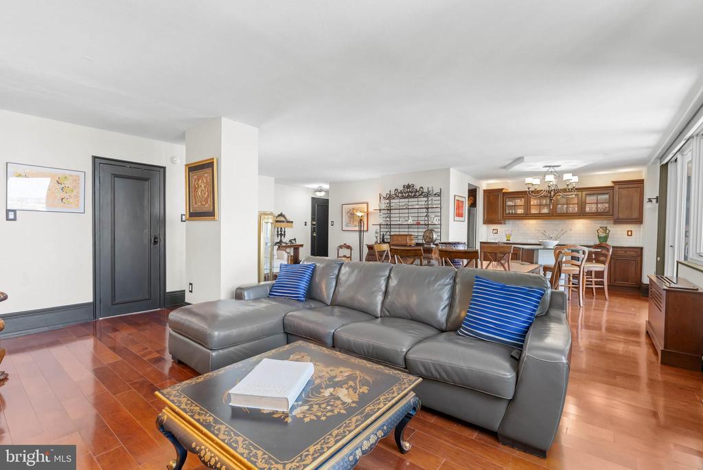 1901 JOHN F KENNEDY BOULEVARD 45 2806