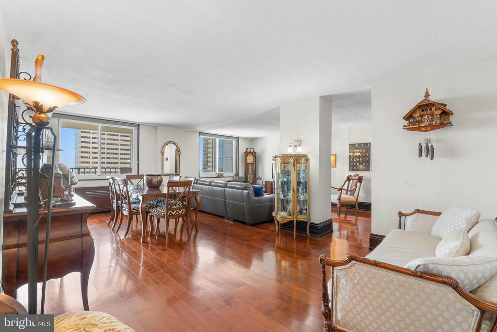 1901 JOHN F KENNEDY BOULEVARD 45 2806