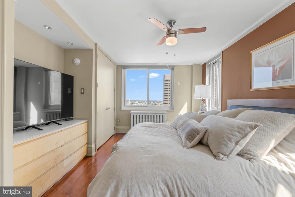 1901 JOHN F KENNEDY BOULEVARD 45 2806