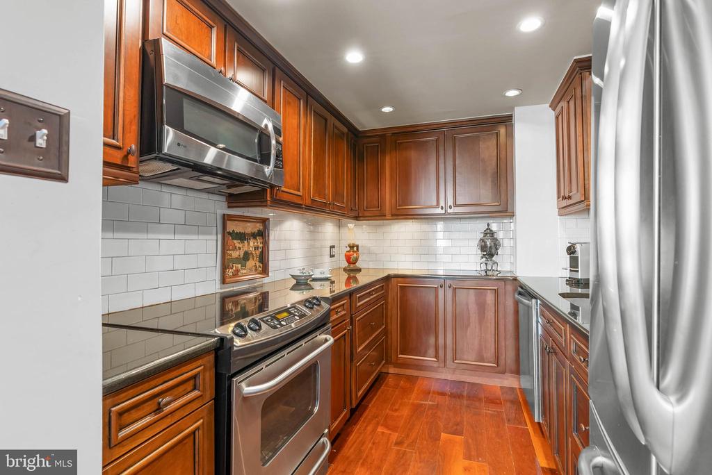 1901 JOHN F KENNEDY BOULEVARD 45 2806