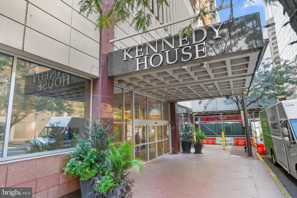 1901 JOHN F KENNEDY BOULEVARD 45 2806