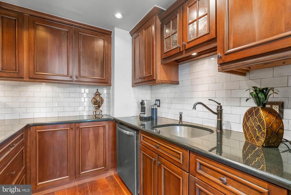1901 JOHN F KENNEDY BOULEVARD 45 2806