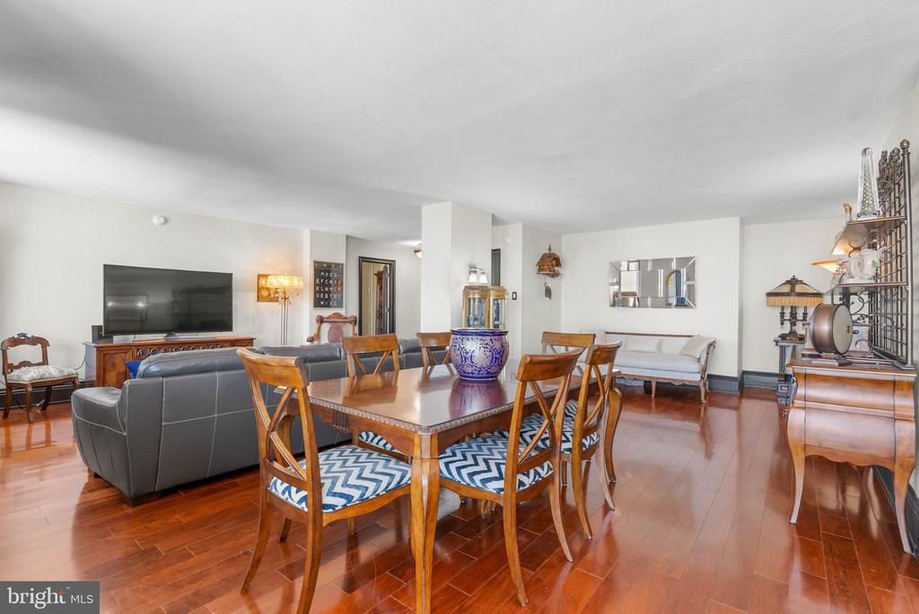 1901 JOHN F KENNEDY BOULEVARD 45 2806