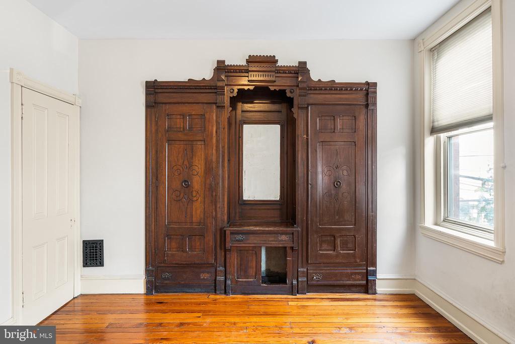 1912 S 15TH STREET