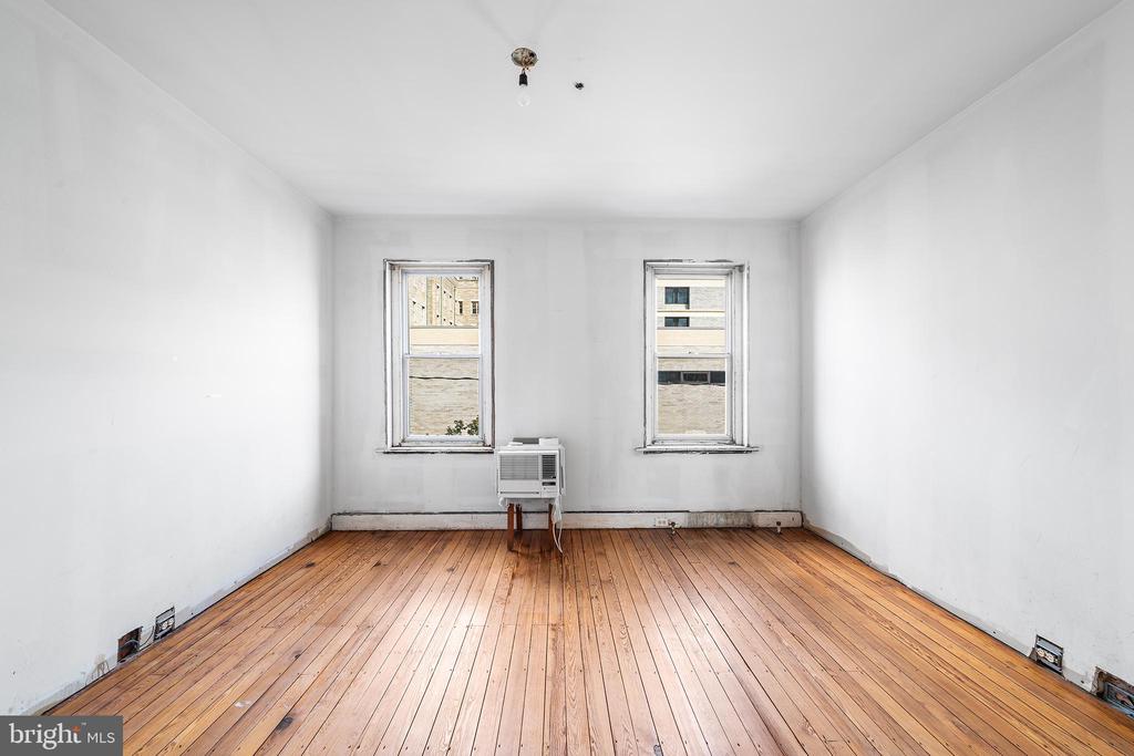 1912 S 15TH STREET