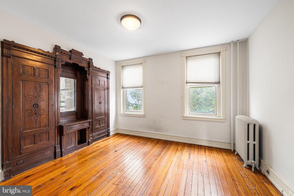 1912 S 15TH STREET