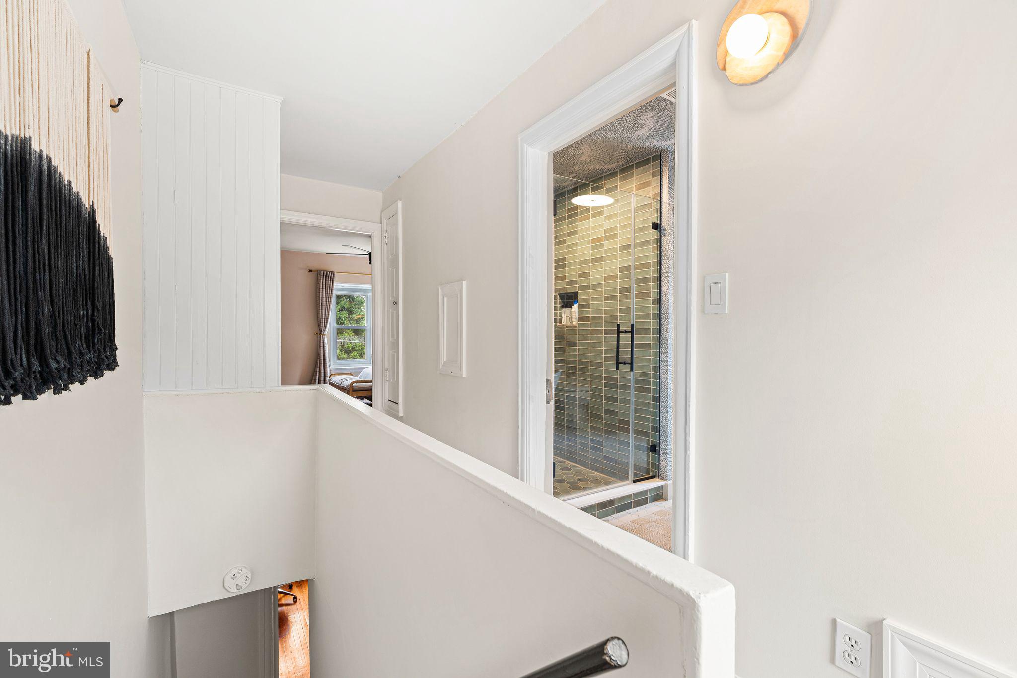 225 E GRAVERS LANE