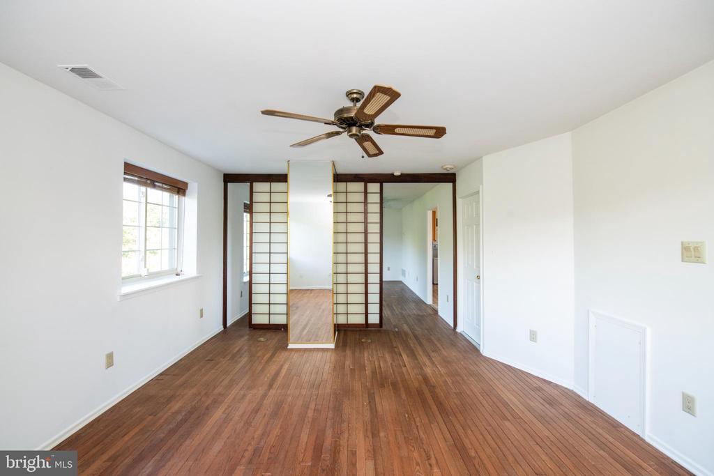 2701 PENNSYLVANIA AVENUE D204