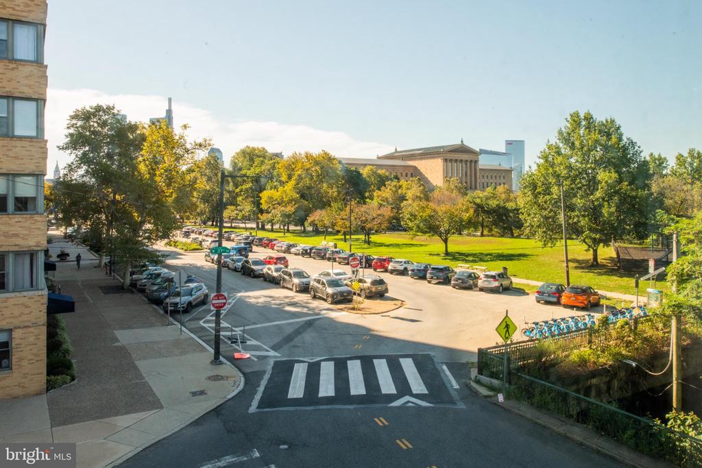 2701 PENNSYLVANIA AVENUE D204