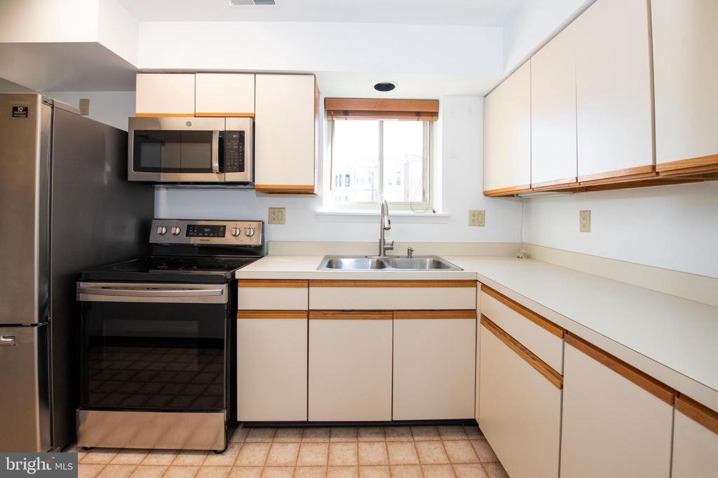 2701 PENNSYLVANIA AVENUE D204