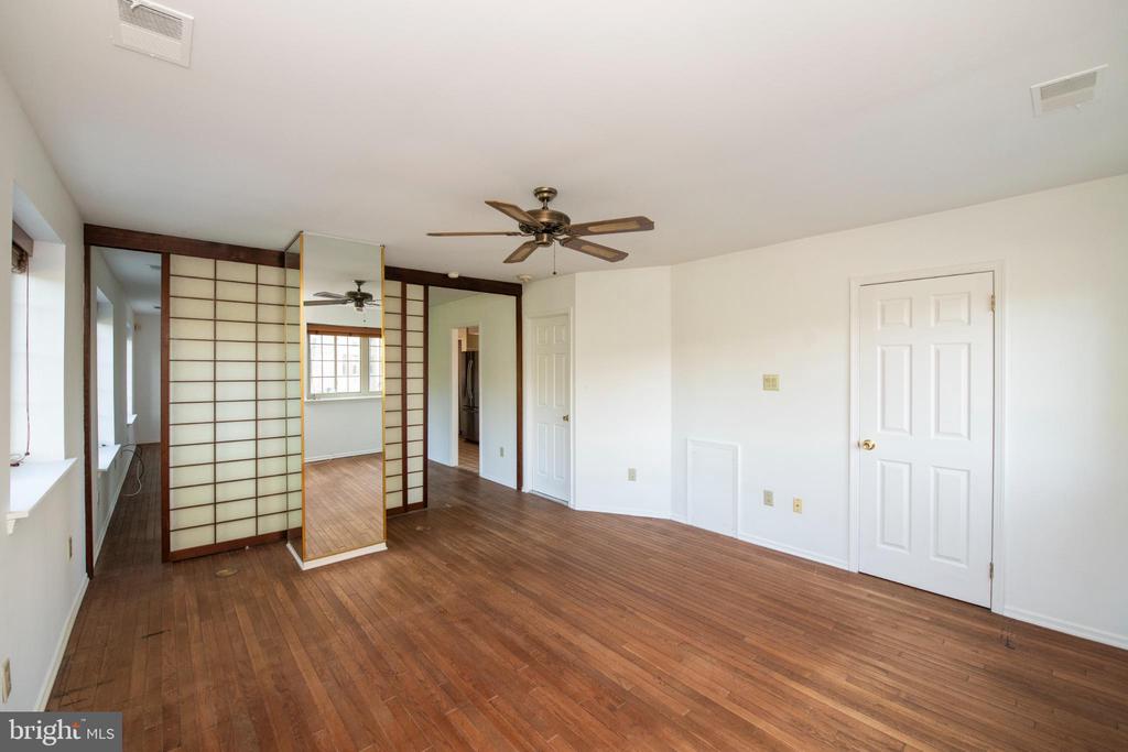 2701 PENNSYLVANIA AVENUE D204