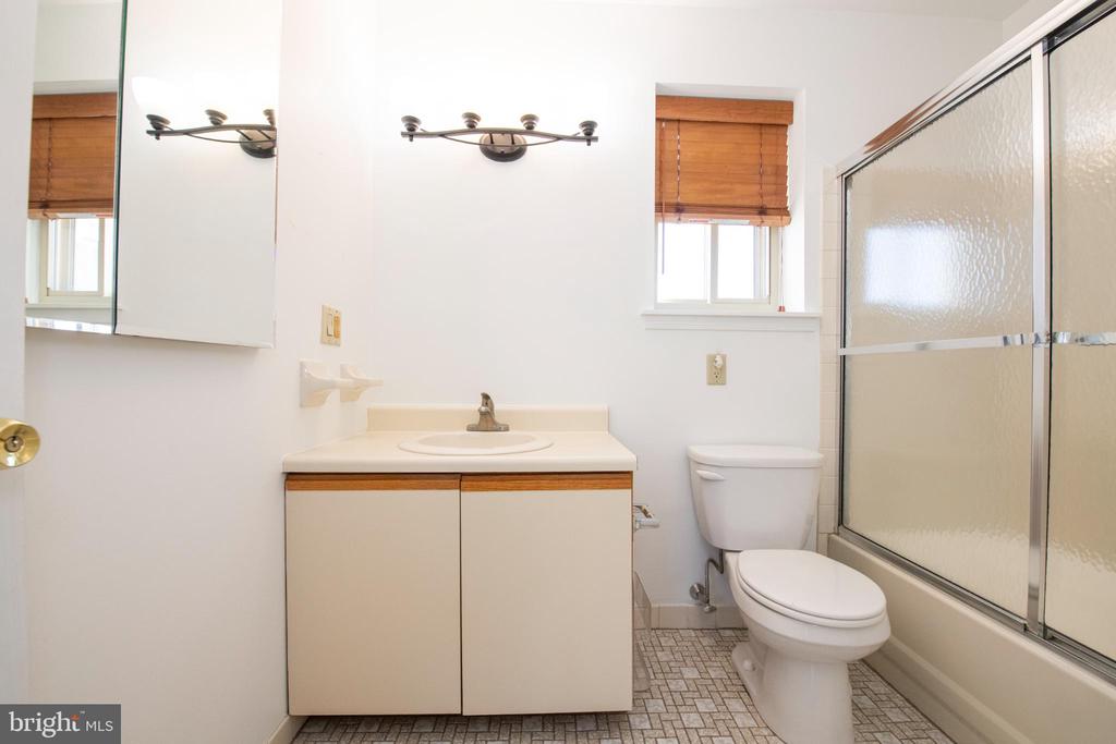 2701 PENNSYLVANIA AVENUE D204