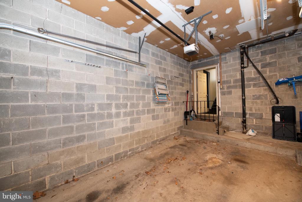 2701 PENNSYLVANIA AVENUE D204
