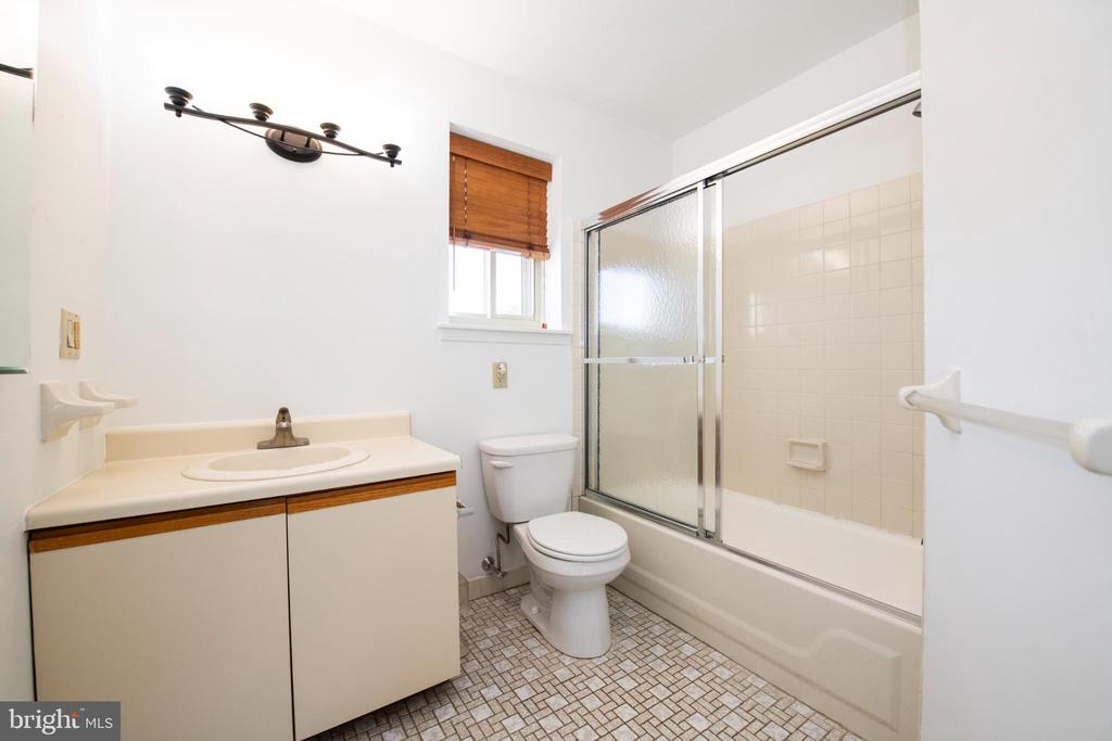 2701 PENNSYLVANIA AVENUE D204