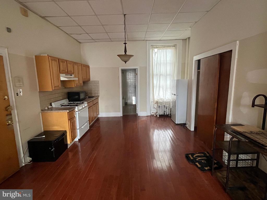1315 S BROAD STREET 2F