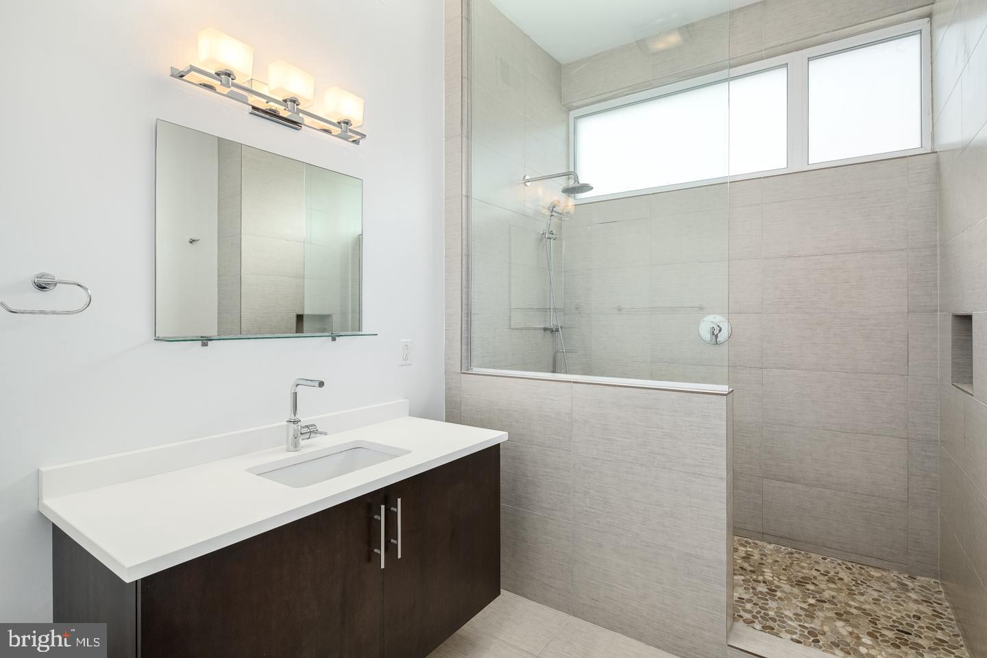 1124 N AMERICAN STREET 1