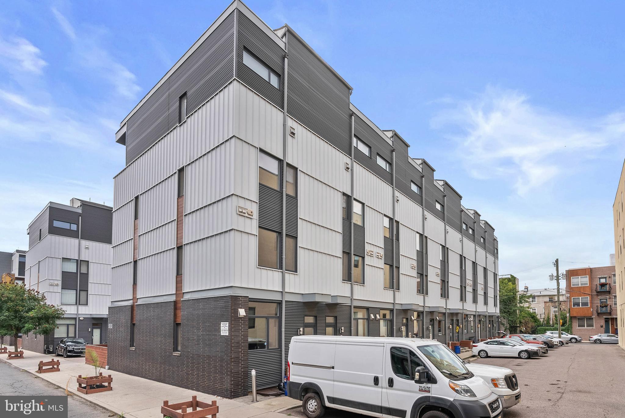 1124 N AMERICAN STREET 1