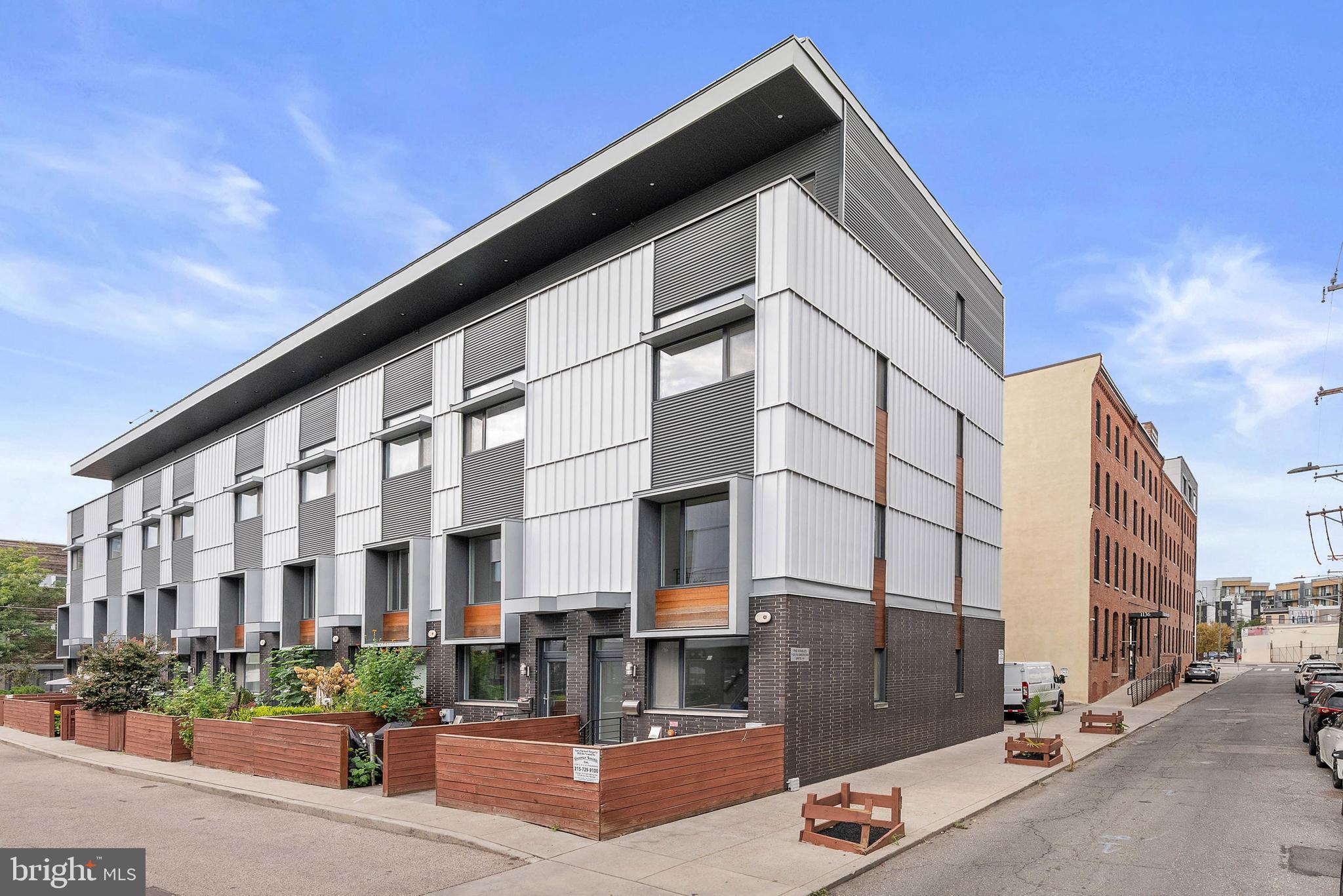 1124 N AMERICAN STREET 1