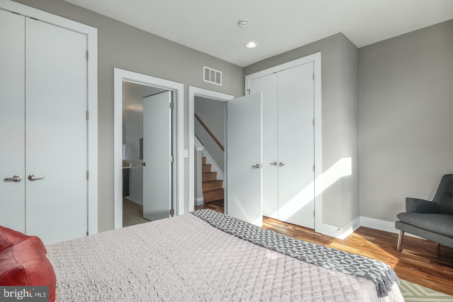 1124 N AMERICAN STREET 1