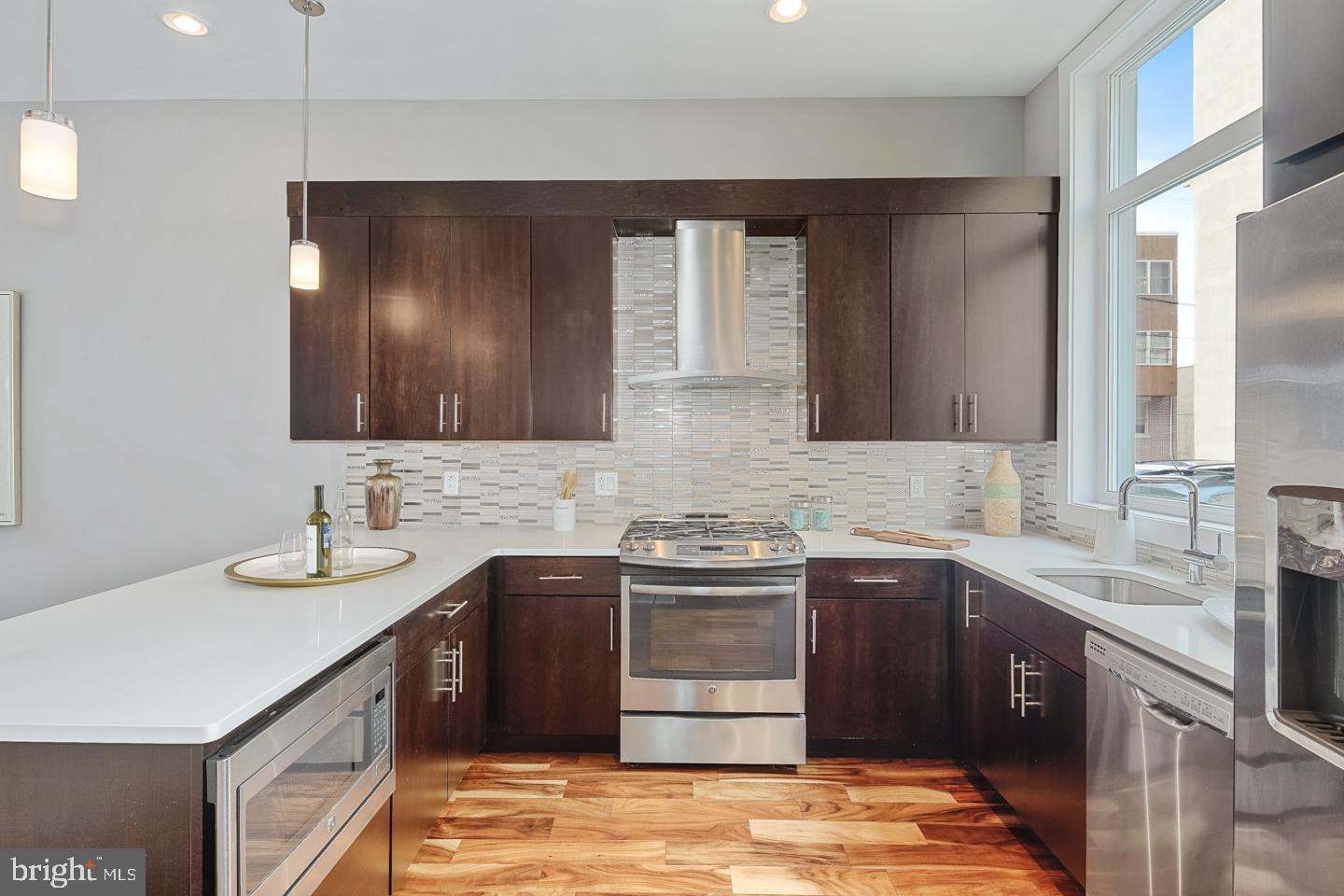 1124 N AMERICAN STREET 1