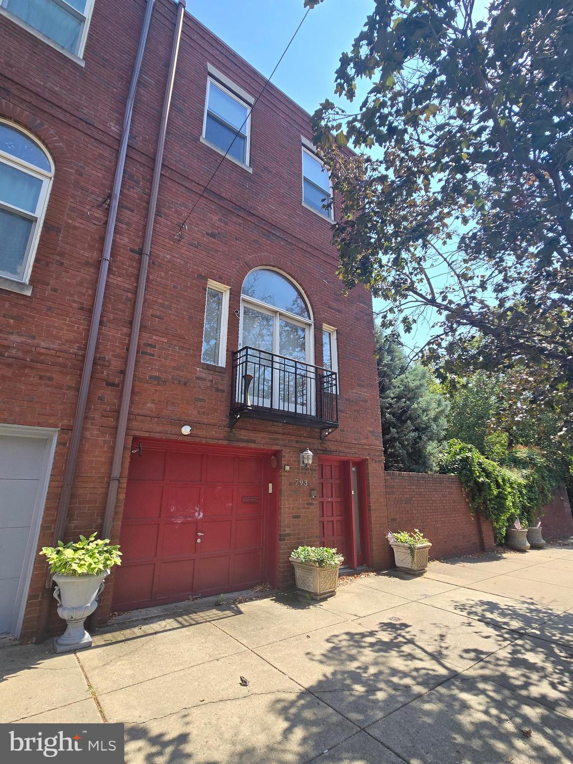 793 S FRONT STREET
