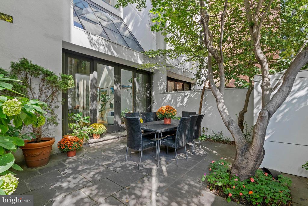 639 PINE STREET