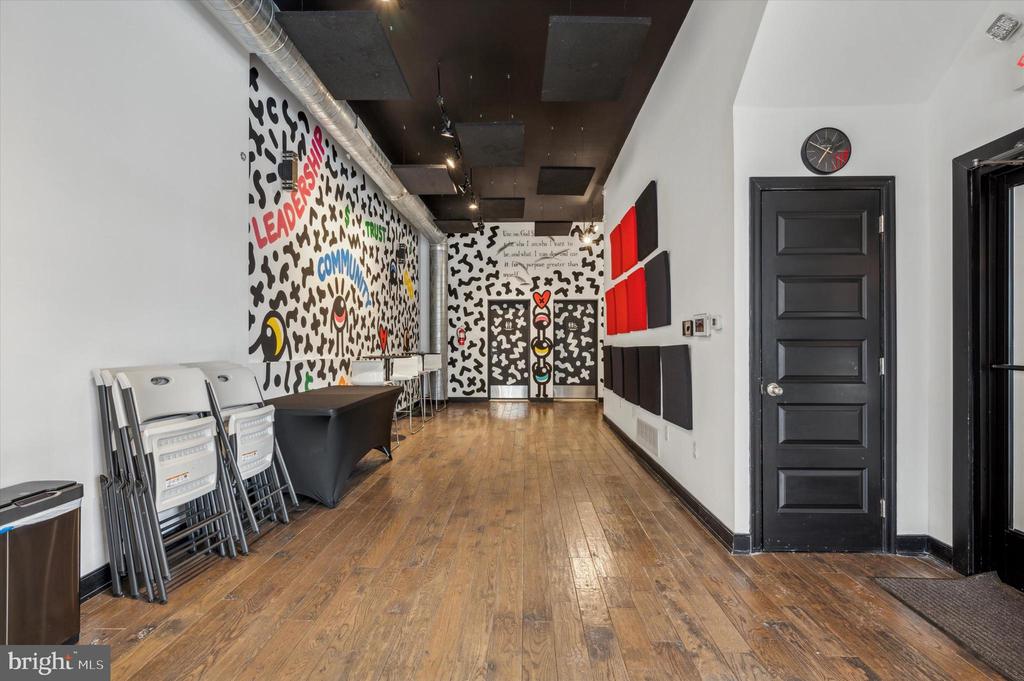 6812 CHEW AVENUE 1ST FLOOR