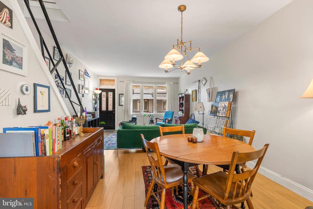 1807 GLADSTONE STREET