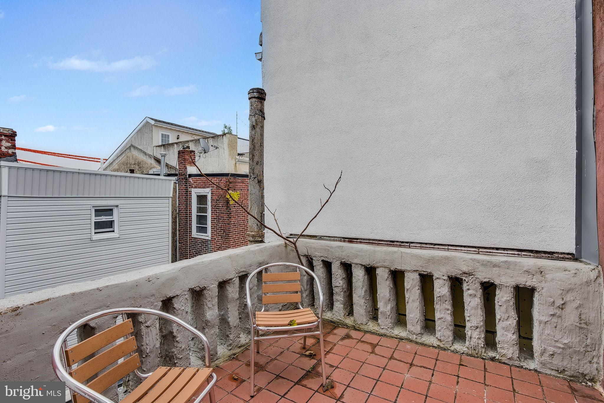 806 CATHARINE STREET 8