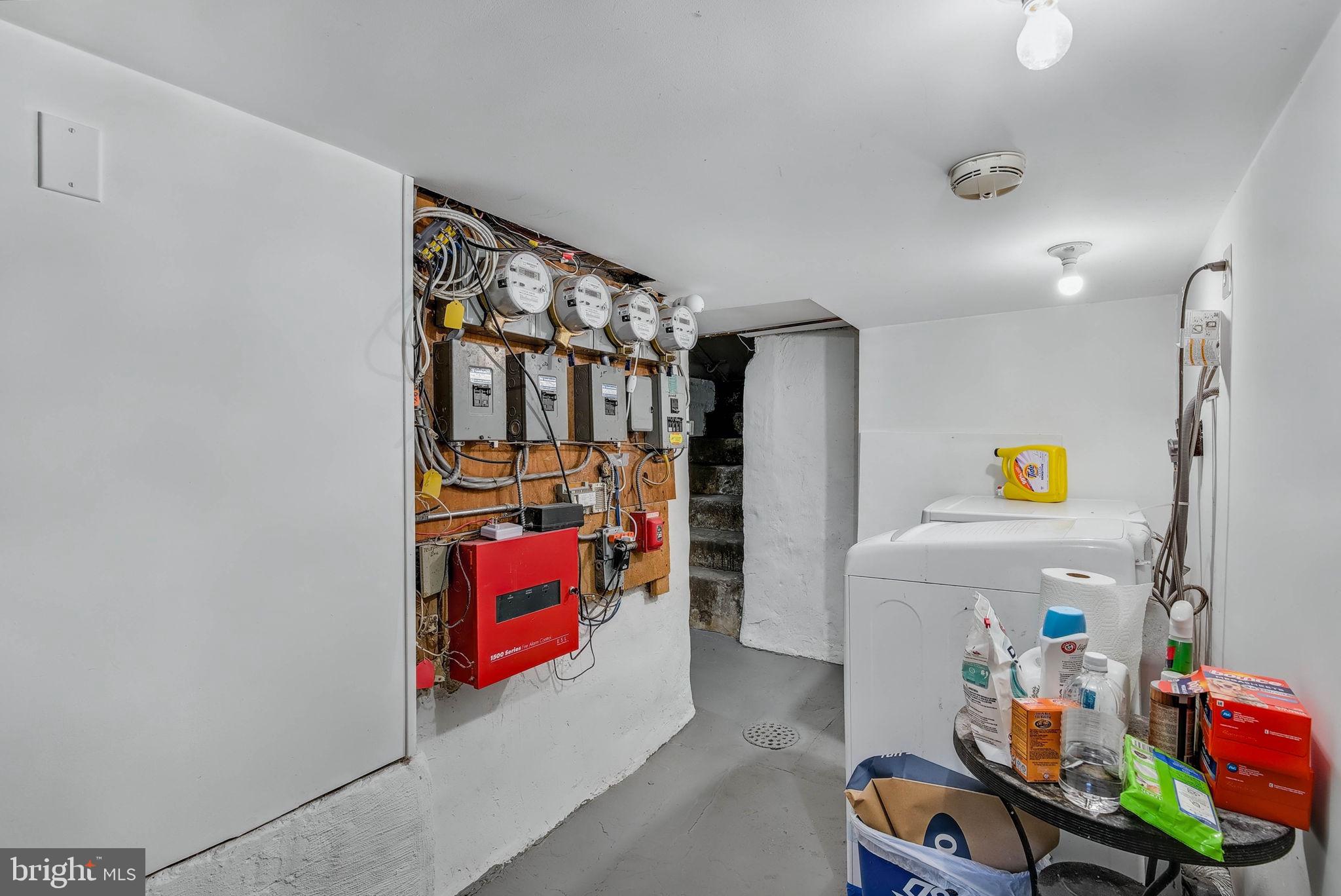 806 CATHARINE STREET 8
