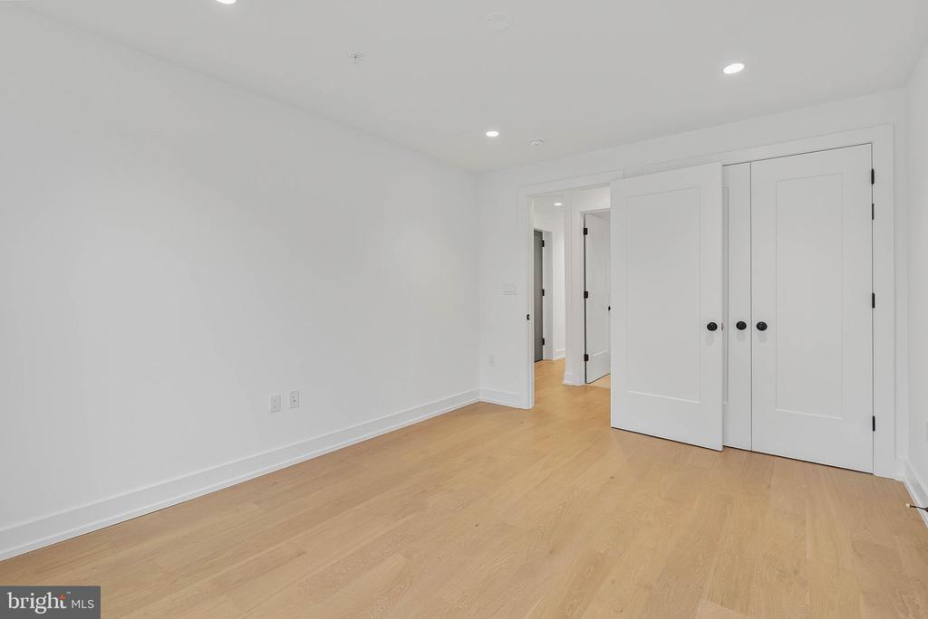 650 FAIRMOUNT AVENUE A2