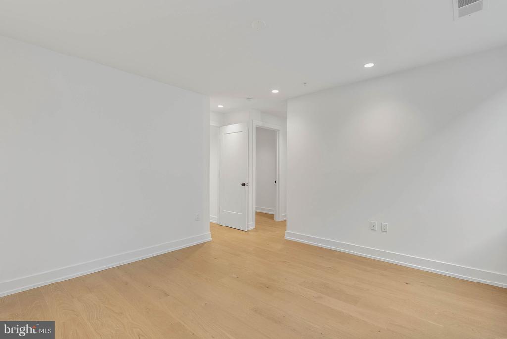 650 FAIRMOUNT AVENUE A2