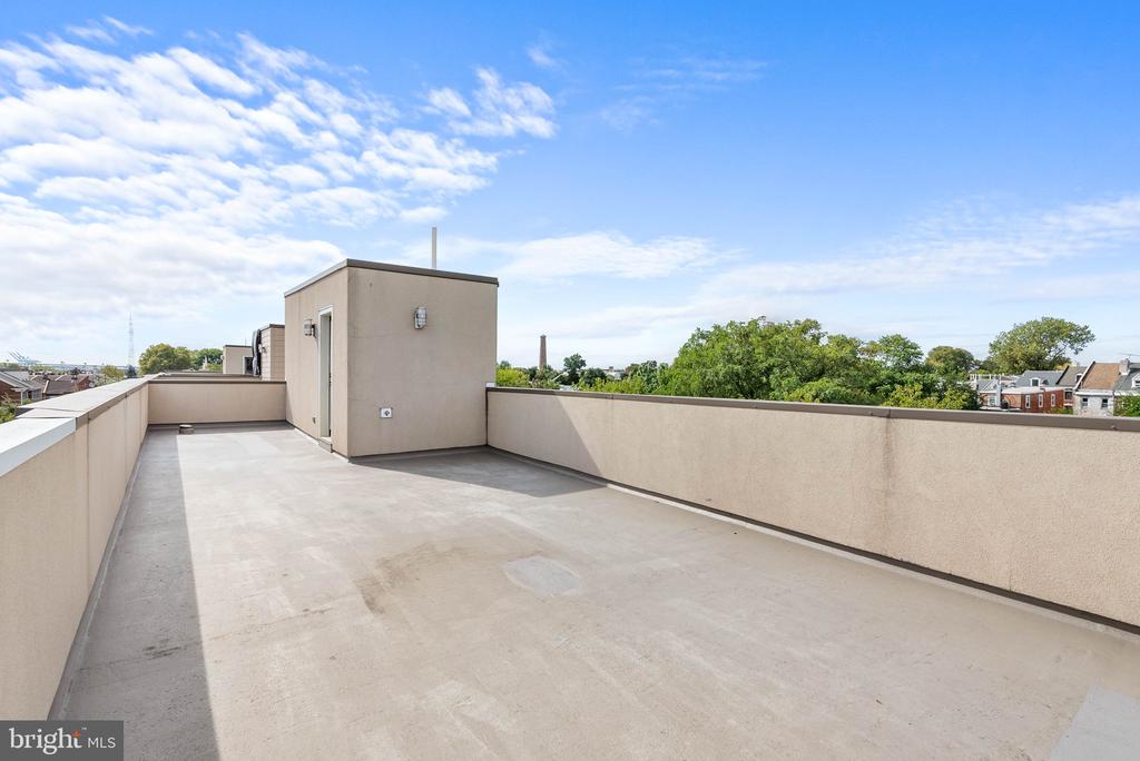 740 S COLUMBUS BOULEVARD 16