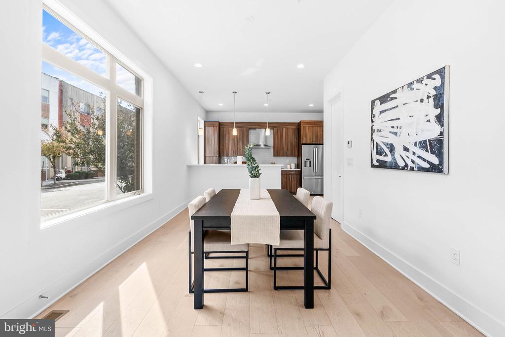 740 S COLUMBUS BOULEVARD 16