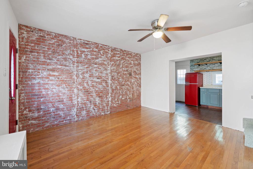 938 ERNST STREET