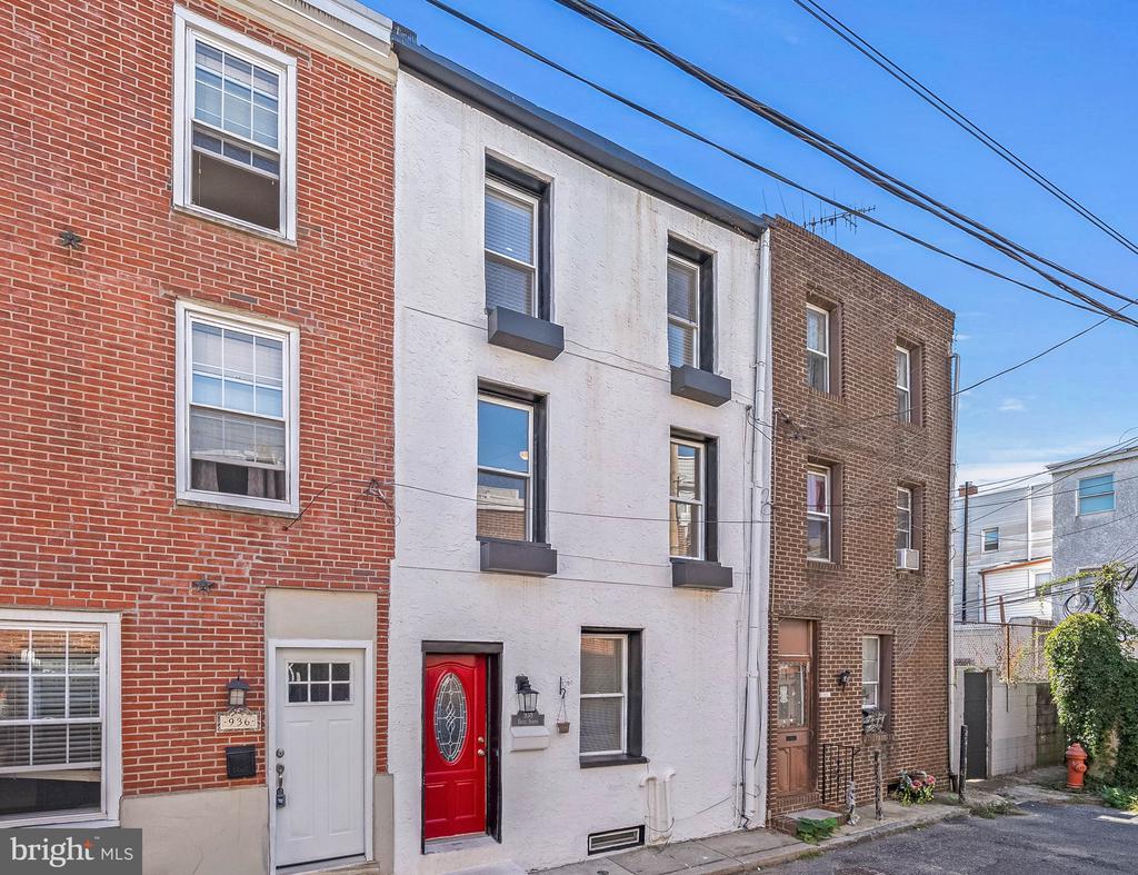 938 ERNST STREET
