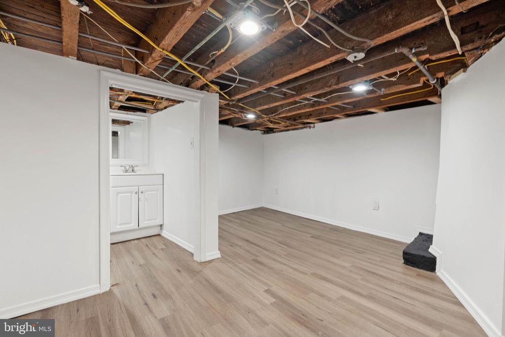 938 ERNST STREET