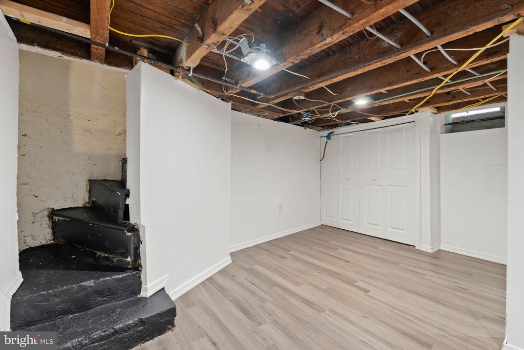 938 ERNST STREET