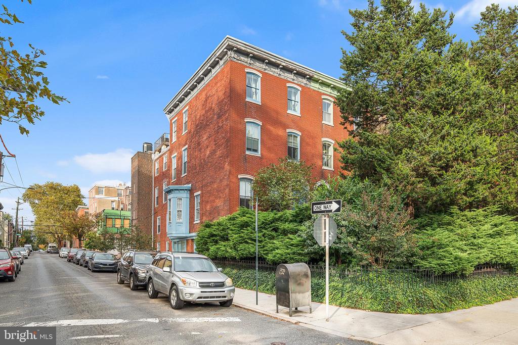 2231 GREEN STREET 5