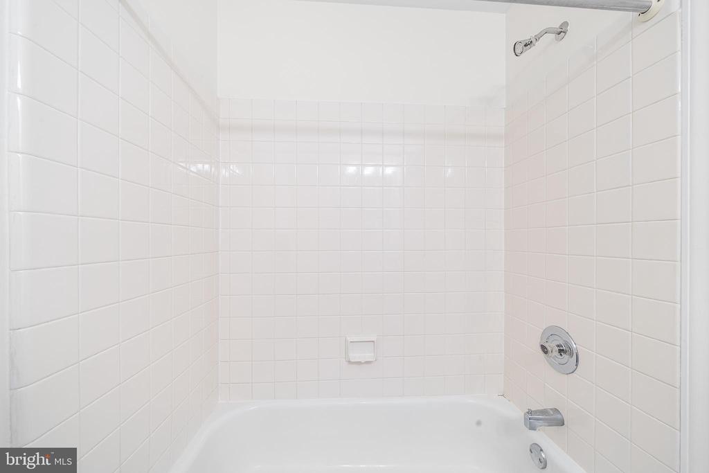 2231 GREEN STREET 5