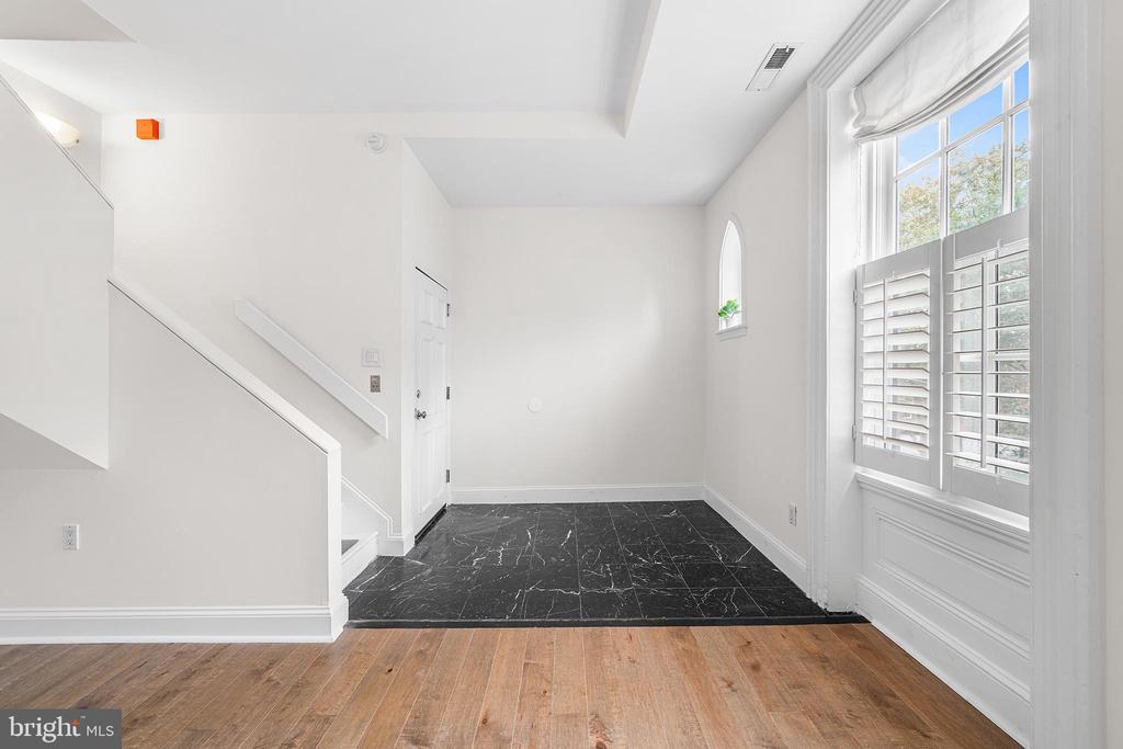2231 GREEN STREET 5