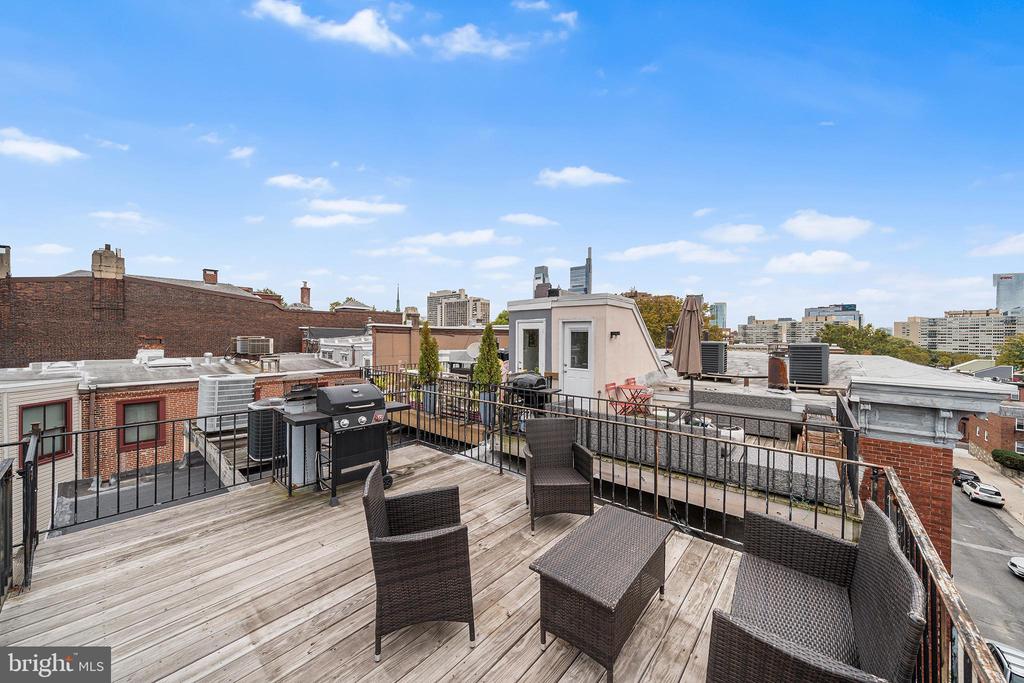 2231 GREEN STREET 5